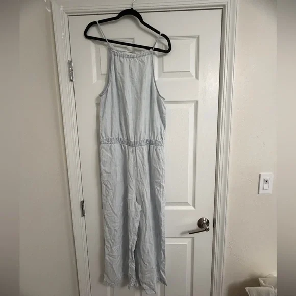 cloth & stone Women’s Pale Light Blue Cropped Wide-Leg Halter Pocket Jumpsuit M - Picture 2 of 5